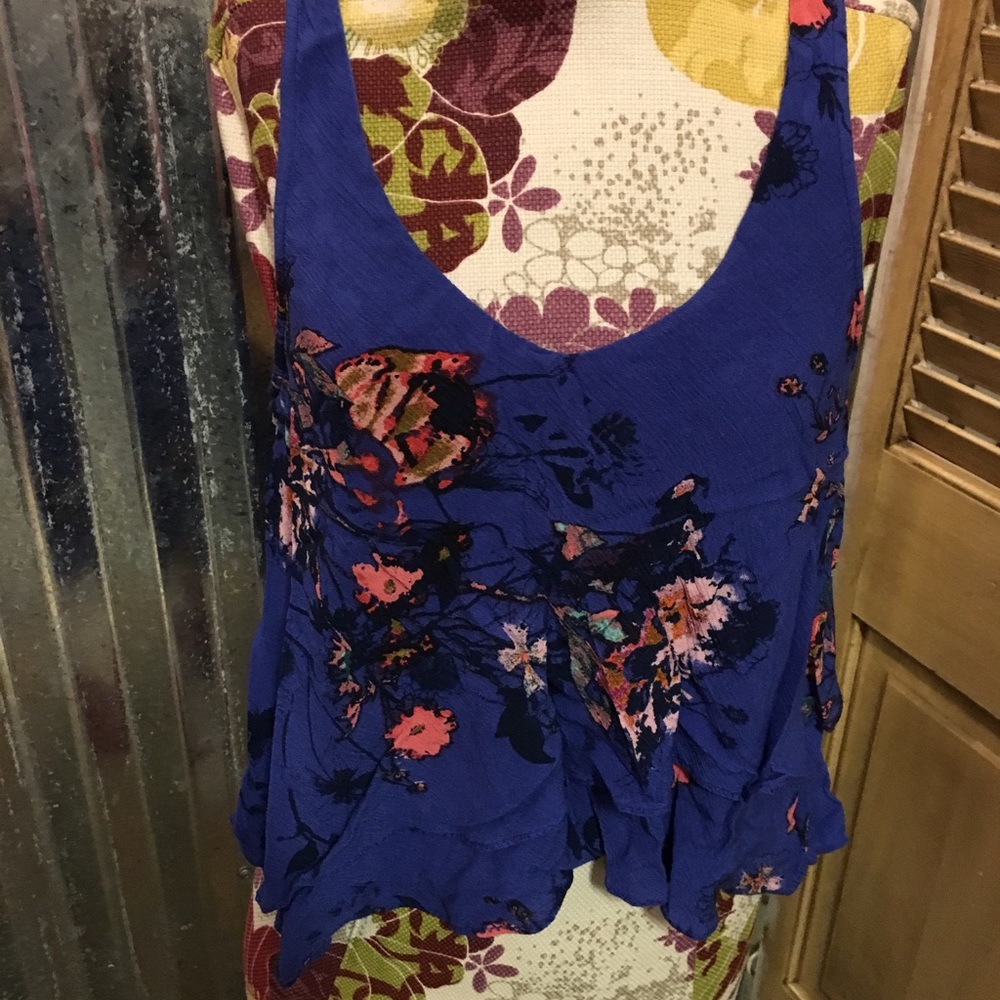 Free People • Sm Cropped Ruffle Tank - Picture 2 of 5